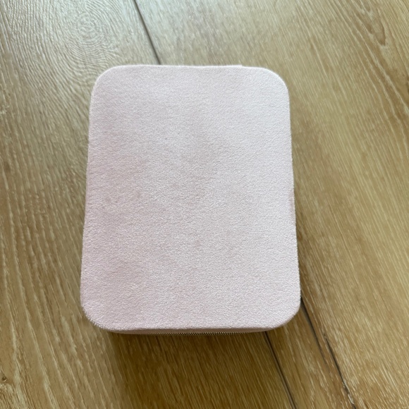 Velvet Accessory Organizer - Picture 2 of 7